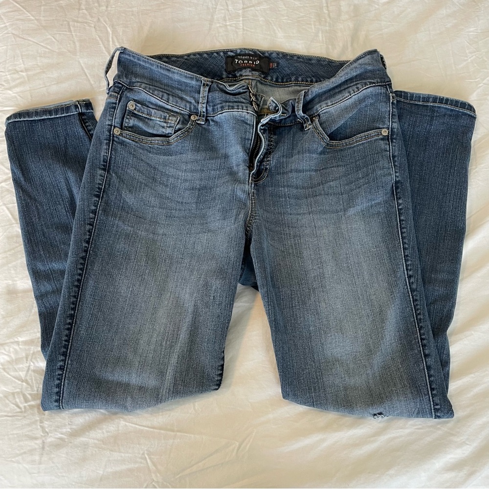 UGC torrid distressed mid rise Jeggings size 14R